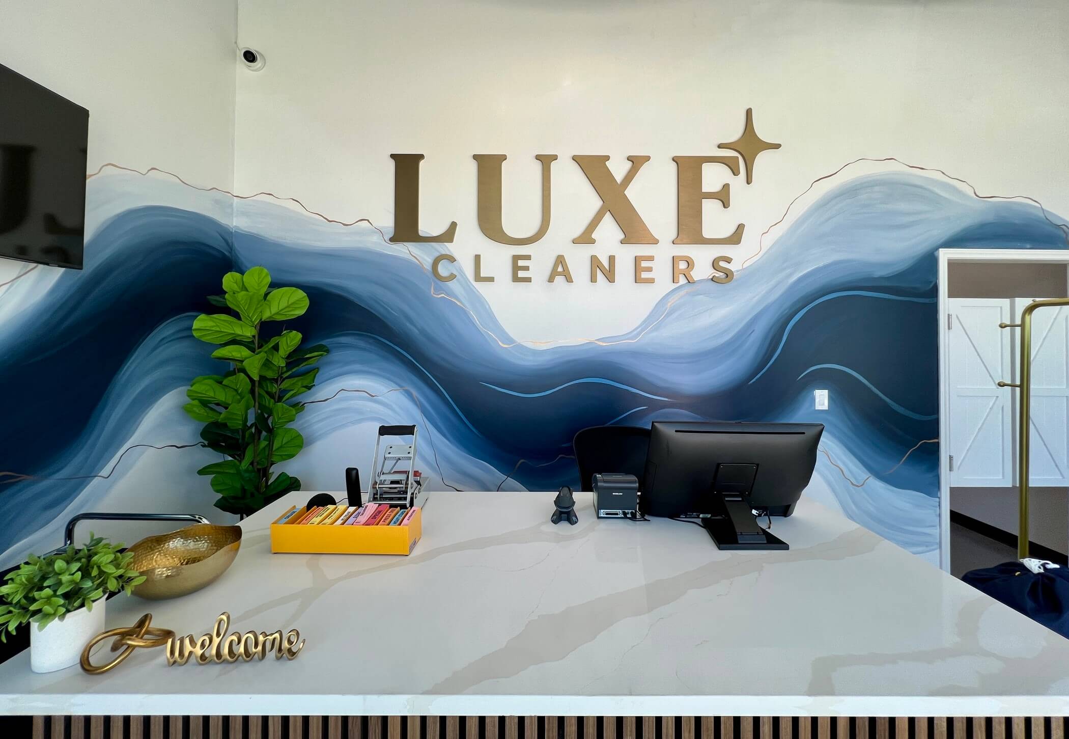 Fresh, folded commercial linens ready for veterinary clinics, salons and restaurants – Luxe Cleaners Culver City